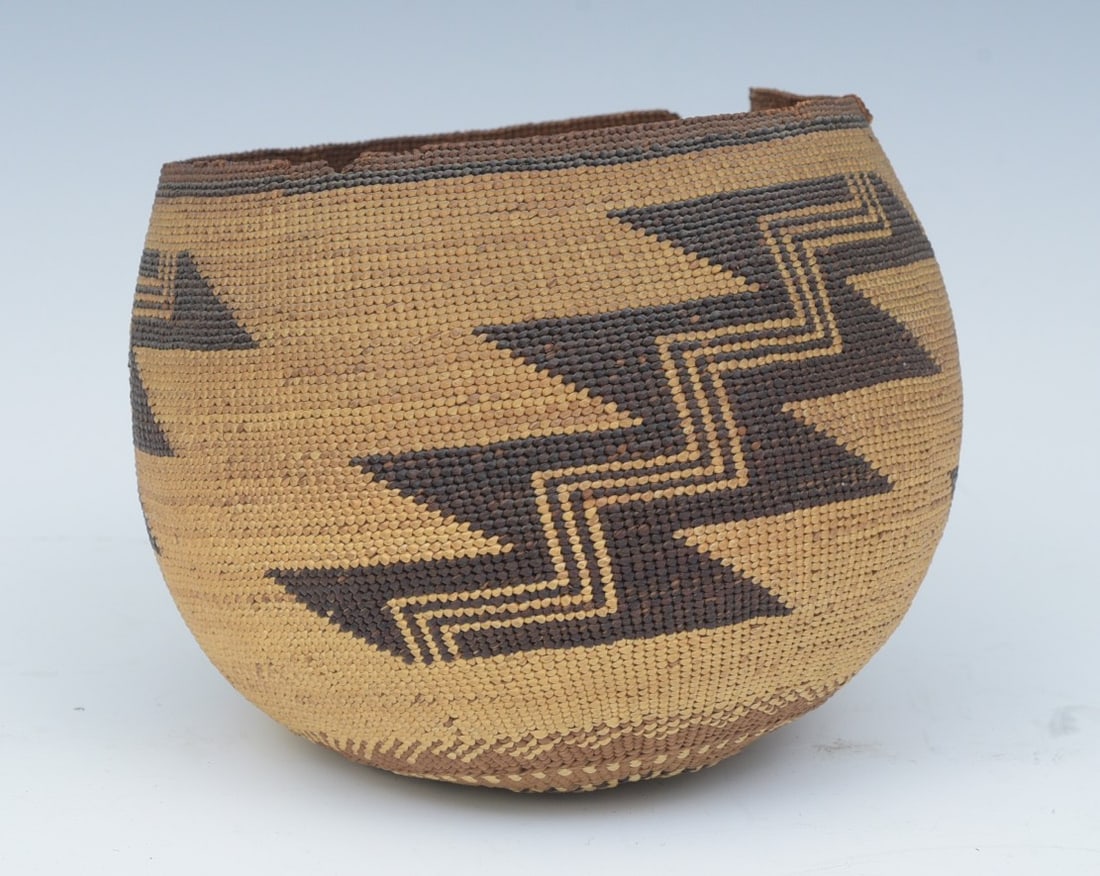 HUPA NATIVE AMERICAN BASKET, 7" diameter (1 of 4)