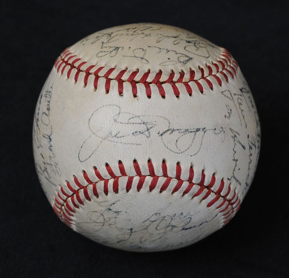 1950 Yankees Team Signed Ball: signed by Joe DiMaggio, Billy Martin, Yogi Berra, Bill Dickey, Phil Rizzuto, Jackie Jensen, Frank Crosetti, etc. estimate 800/1200 Shipping available within the Continental USA (excludes insurance) $3