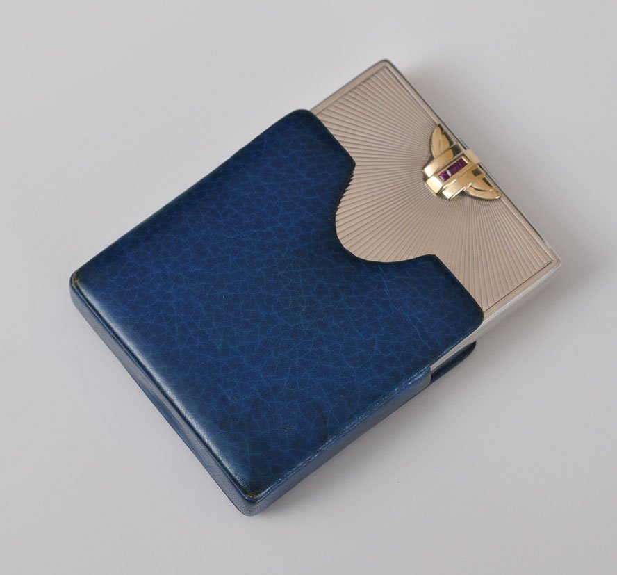 Art Deco Compact: sterling and 14k gold Black Starr & Gorham 58 mm x 58 mm 2.7 troy ounces gross, estimate 200/300
