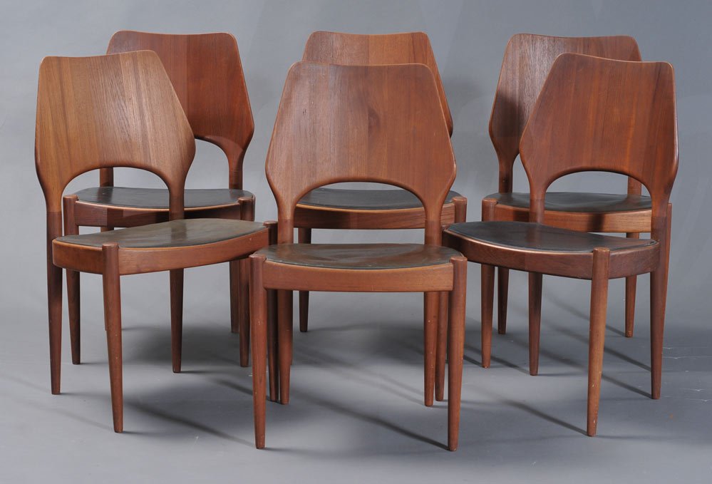 Hovmand Olsen: for Mogens Kold, Denmark Set of Six Walnut Dining Chairs with black leather seats each 33 1/2" high mid-20th century Hovmand Olsen