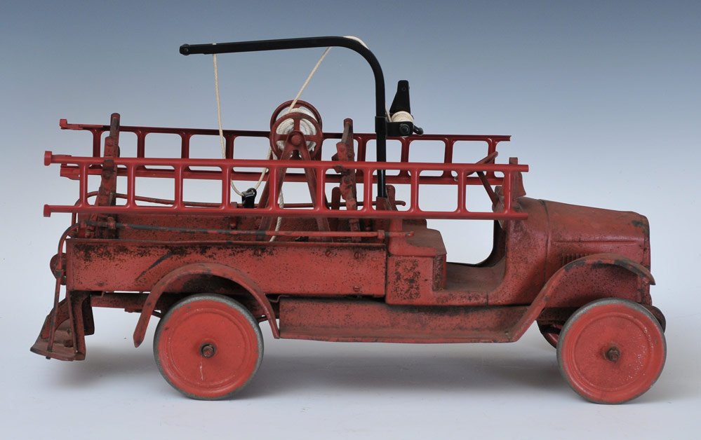 Buddy L #205 Hook & Ladder Fire Rescue Truck: 25" long circa 1932