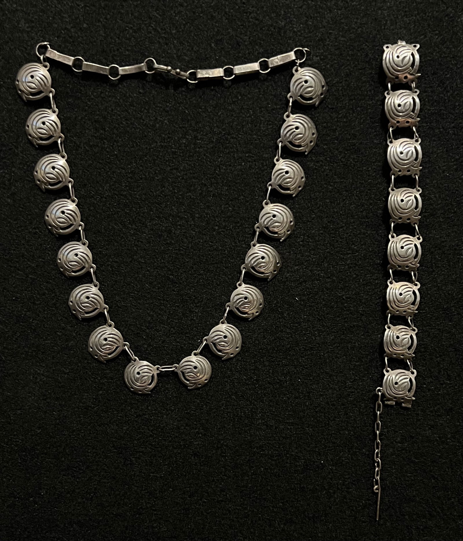 Striking Mexican Silver Necklace & Bracelet (1 of 5)