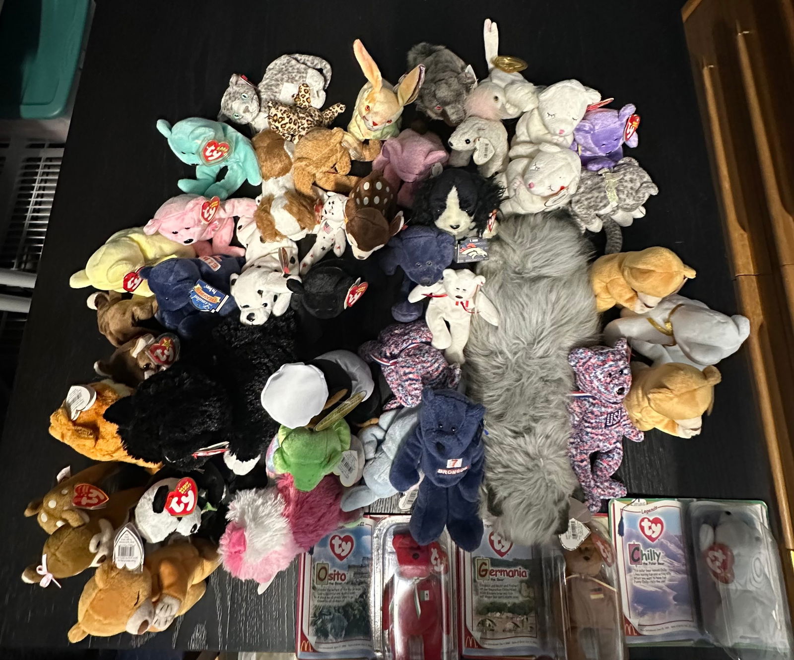 Large Beanie Babies Lot #6: Includes ProBears-43 pieces