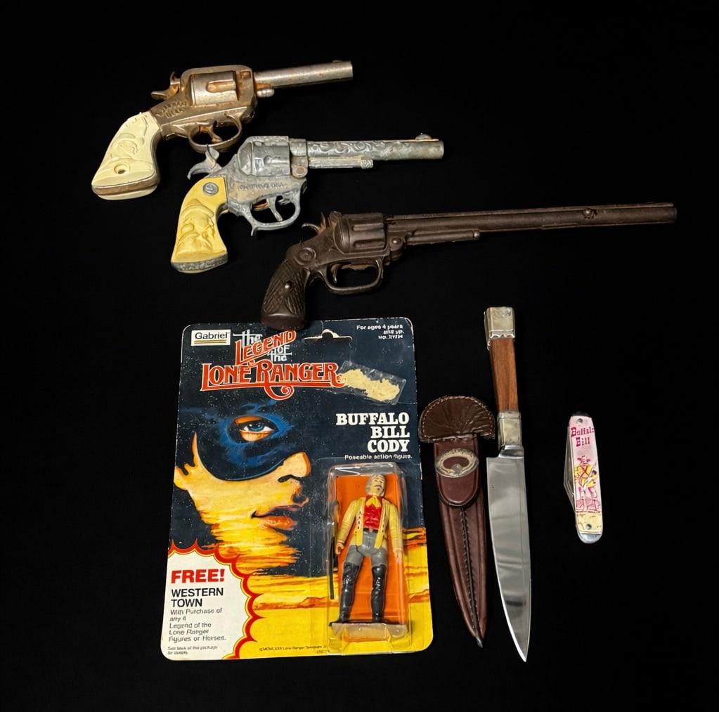 Vintage Western Toy & Collectible Lot – Buffalo Bill Cap Guns, Lone Ranger Figure, Knives (1 of 9)