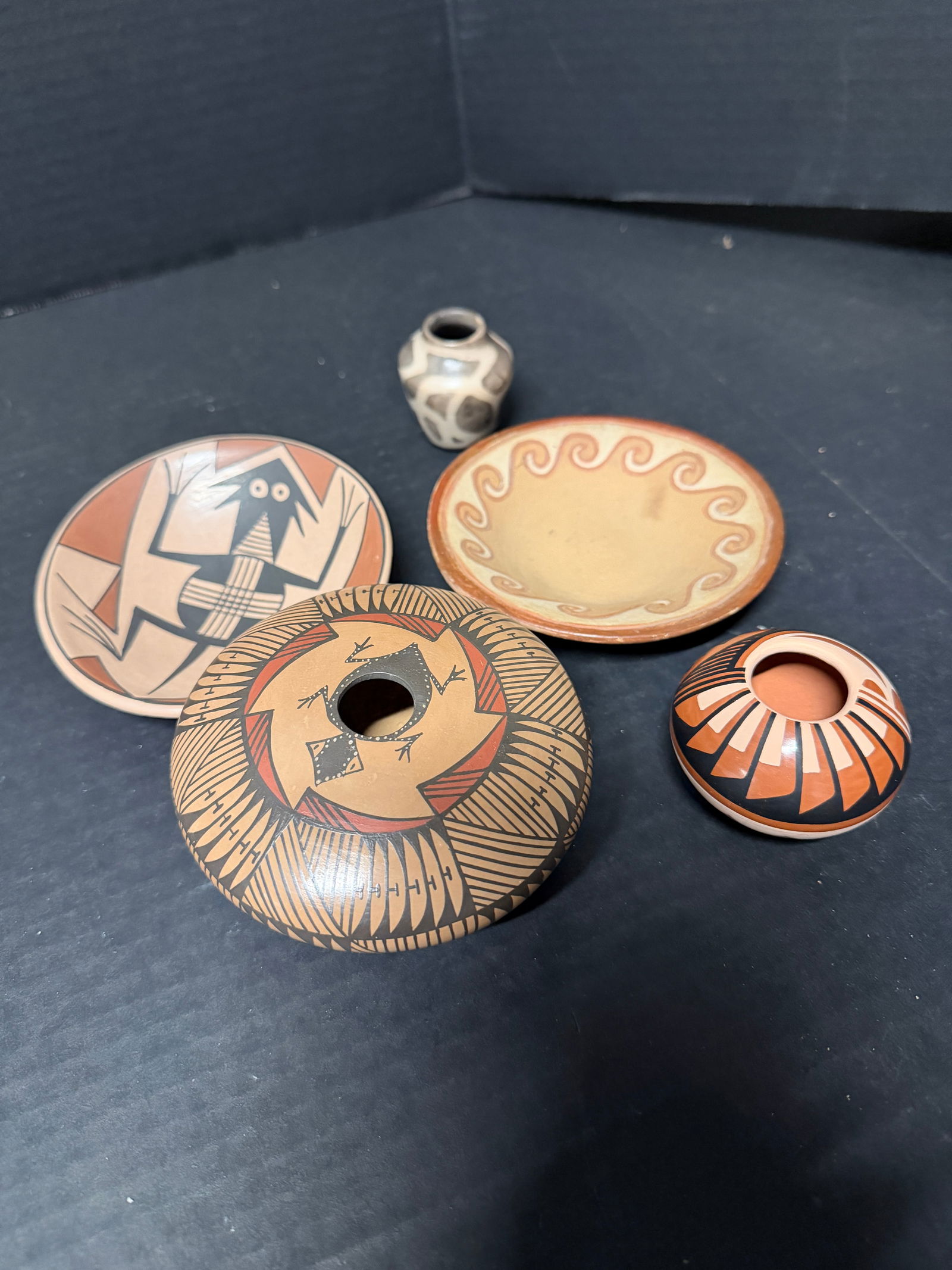 Group of Southwest-Style Studio Pottery Bowls & Mini Vessels, Signed Examples - 7