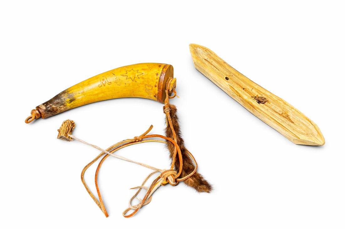Carved Horn Powder Flask & Wooden Charger Tray, Native American / Frontier Style (1 of 5)