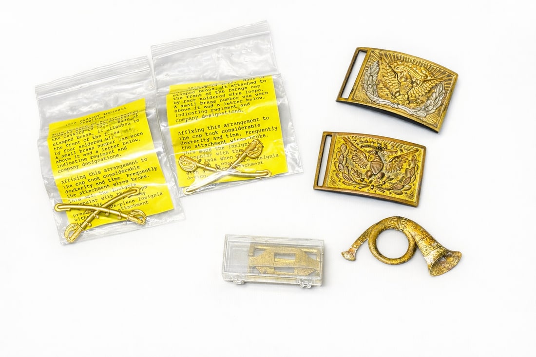 U.S. Cavalry & Military Brass Insignia Group (6) (1 of 3)