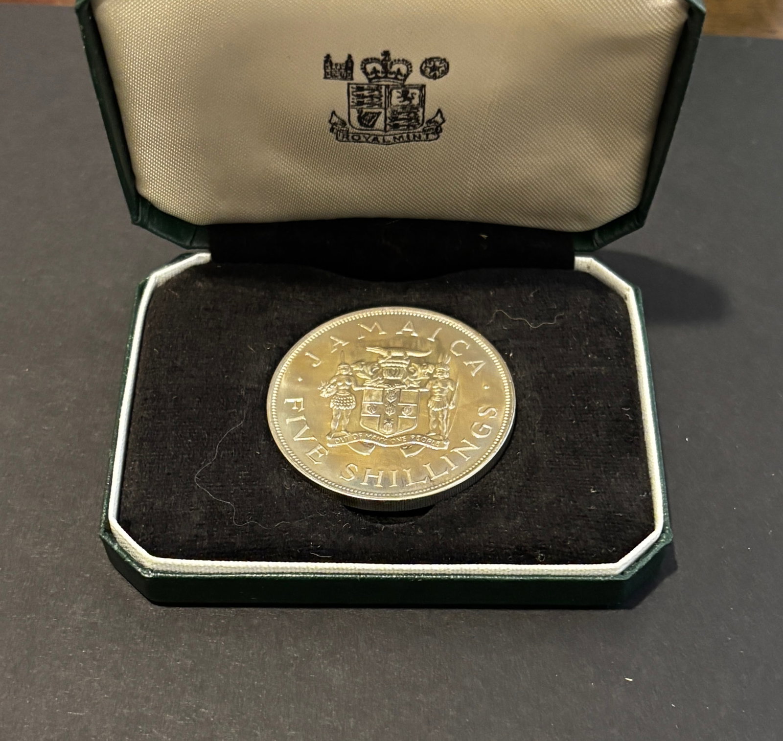 Jamaica Five Shillings Silver Proof Coin In Royal Mint Case (1 of 3)