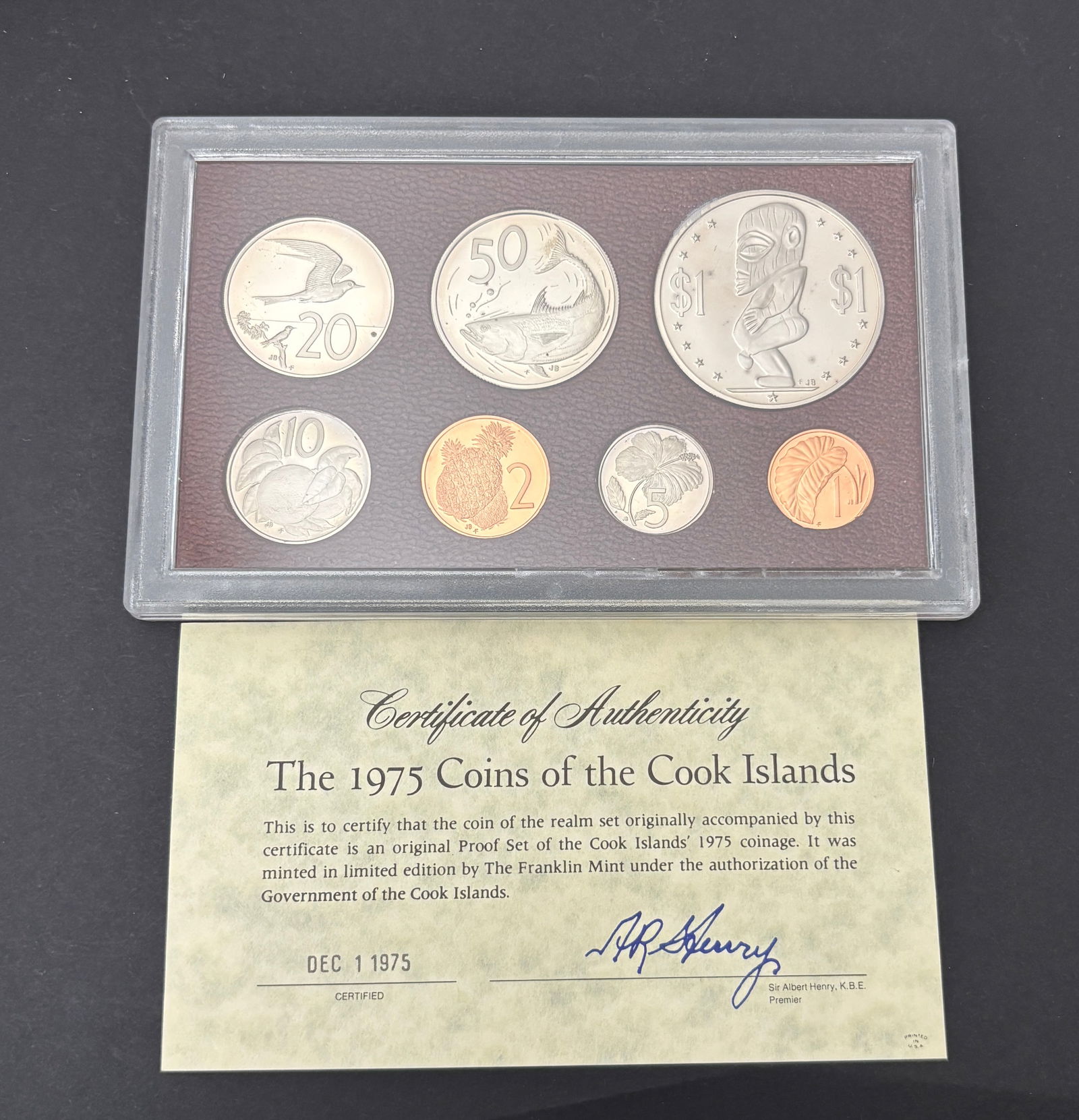 1975 Cook Islands Proof Coin Set Franklin Mint With Certificate And Case: Complete 1975 Cook Islands proof coin set issued under authorization of the Government of the Cook Islands and struck by the Franklin Mint, housed in the original presentation holder with certificate