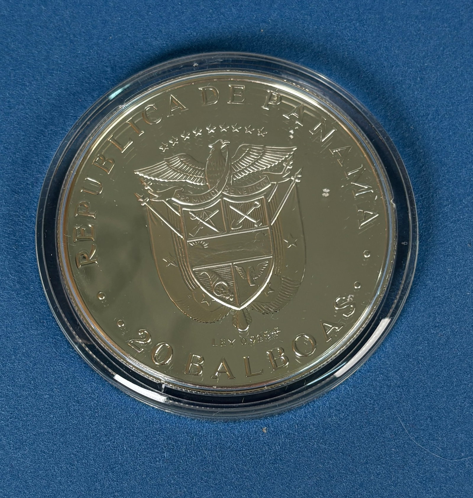 1974 Panama 20 Balboas Simon Bolivar Silver Proof Coin In Box: Republic of Panama 1974 20 Balboas proof coin featuring Simon Bolivar (1783–1830), struck in .925 silver and issued by The Franklin Mint under Panamanian authority; includes original presentation ca