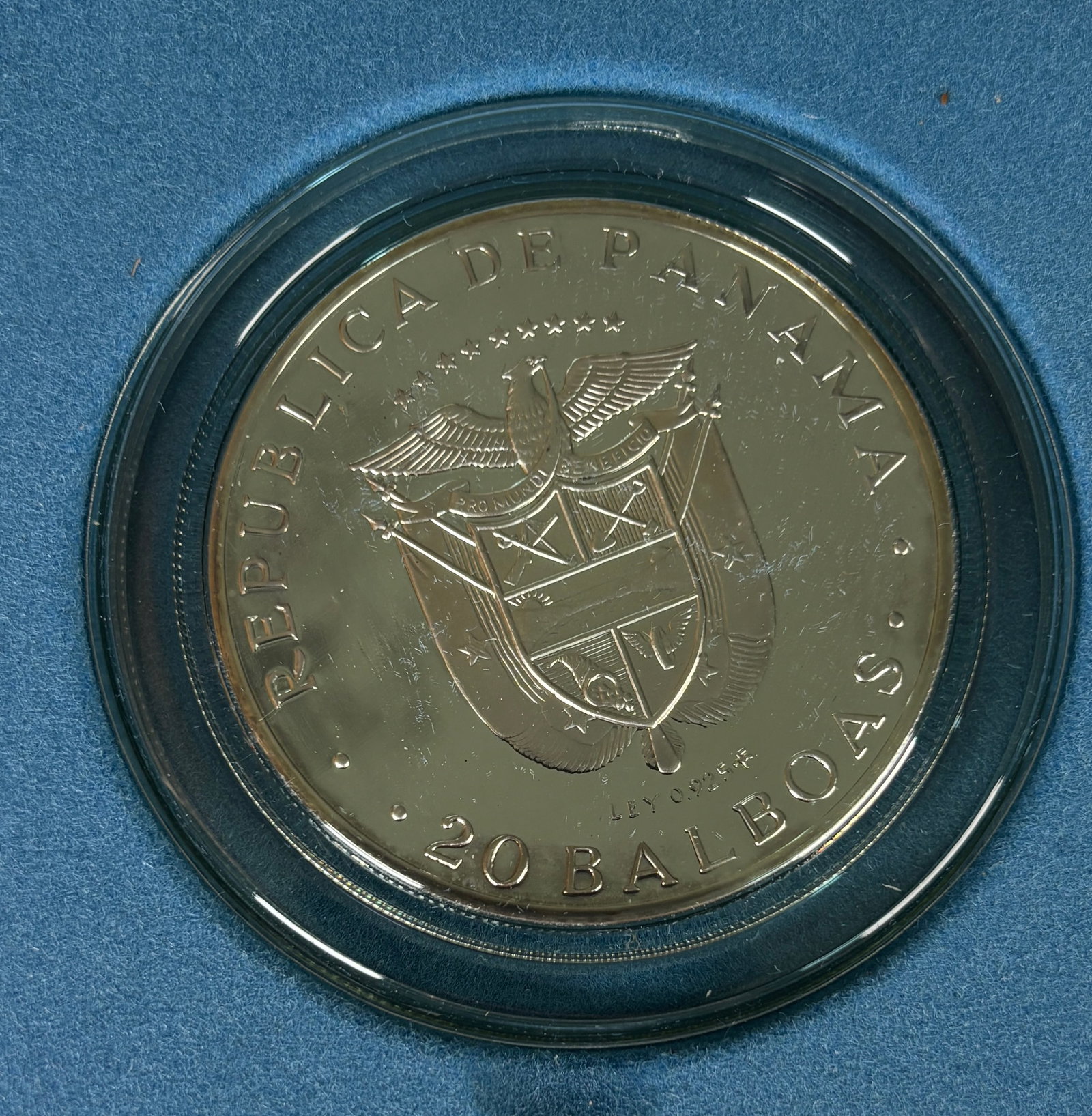 1973 Panama 20 Balboas Simon Bolivar Silver Proof Coin In Box: Republic of Panama 1973 20 Balboas proof coin featuring Simon Bolivar (1783–1830), struck in .925 silver and issued by The Franklin Mint under authorization of the Panamanian government; includes or