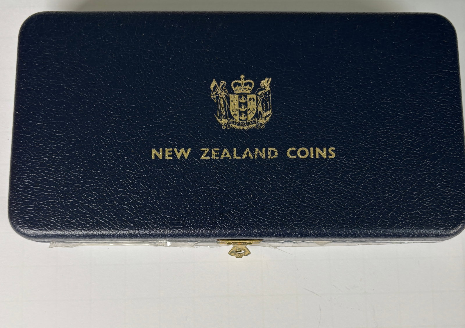 1968 New Zealand Specimen Coin Set Royal Mint London Case Complete: 1968 New Zealand specimen coin set housed in original fitted presentation case with insert cards, issued by the Treasury Wellington and struck by the Royal Mint London; complete set of denominations f