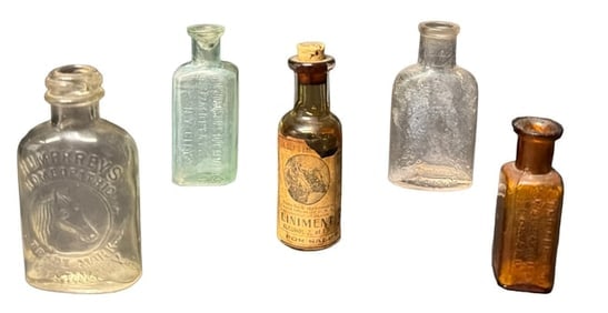 19thC Veterinary Bottles Dr Guy’s Horse Liniment + Abbott Alkaloidal Co Chicago + Humphreys (1 of 4)