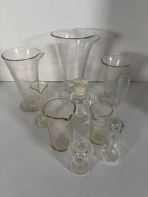 Antique Laboratory Glass Beakers Measures & Pyrex Stoppered Bottle Group 10 pcs (1 of 11)