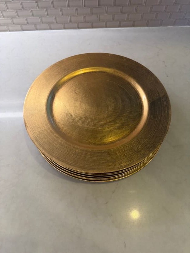 Sur La Table Gold Chargers (1 of 4)