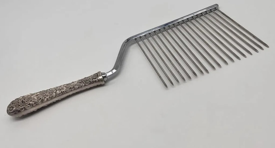 S. Kirk and Son Repousse Sterling Silver Cake Breaker (1 of 3)