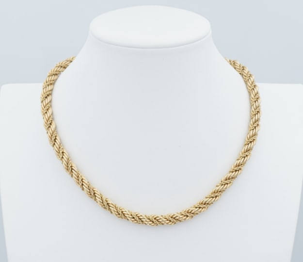 Tiffany & Co 14k Twisted Rope Chain Necklace Yellow Gold 18" 7.5mm Vtg NG1882: This vintage Tiffany & Co. yellow gold necklace features a beautifully dimensional twisted rope design accented by a finer rope/cord wrap that spirals along the link—creating a rich, sculptural text