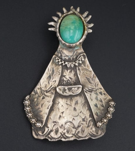 Navajo Turquoise Shaman Kachina Pin Brooch Sterling Silver 2.25" Signed OS668: This vintage Native American brooch/pendant features a Shaman or kachina with artfully crafted of sterling silver with a face of natural turquoise. This well-crafted piece will be an instant favorite!