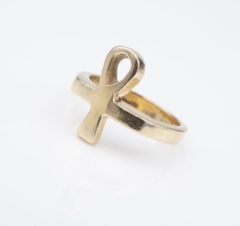 14k Yellow Gold Egyptian Ankh Ring Band Size 6.5 Solid Classic RG4576: This lovely ring features a solid 14k yellow gold band with a classic Egyptian Ankh design in the center, meant to symbolize life, immortality and rebirth. The perfect addition to any jewelry collecti