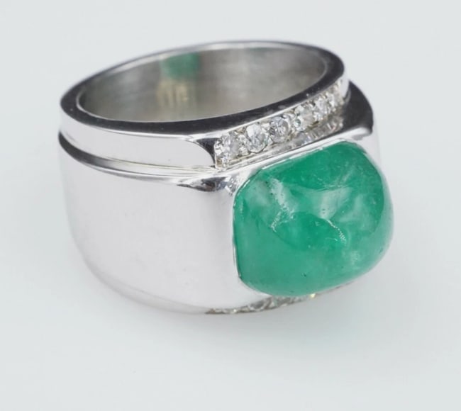 14k White Gold 4ct Diamond Sugarloaf Emerald Wide Band Ring Size 5 RG2536: This beautiful ring features a gorgeous luminous natural emerald sugarloaf cabochon set in solid white gold. The emerald is set in a wide flat-top band, with two asymmetric outer bands rising to a cre