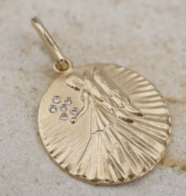 Zofia Day 14k Yellow Gold Diamond "Virgo Charm" Pendant 17mm Zodiac PG1990: This dainty "Virgo" charm from Zofia Day's Celestial Collection and features the Virgo zodiac sign with diamond accents, crafted in 14k yellow gold. The charm hangs from an oval clip bale, ready to be