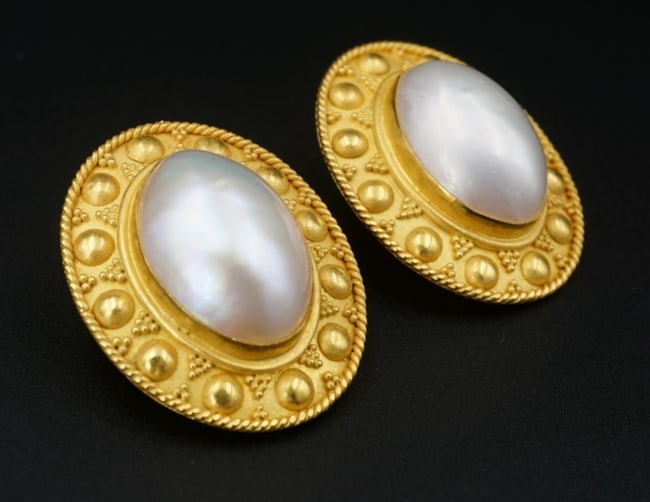 Mabe Pearl Earrings 22k Gold Carolyn Tyler Dangle Artisan Convertible 1" EG2088: Created by designer Carolyn Tyler, these amazing artisan earrings are crafted of solid 22k yellow gold and feature gorgeous natural Mabe pearls accented with Etruscan style detailing. Convertible/ fol
