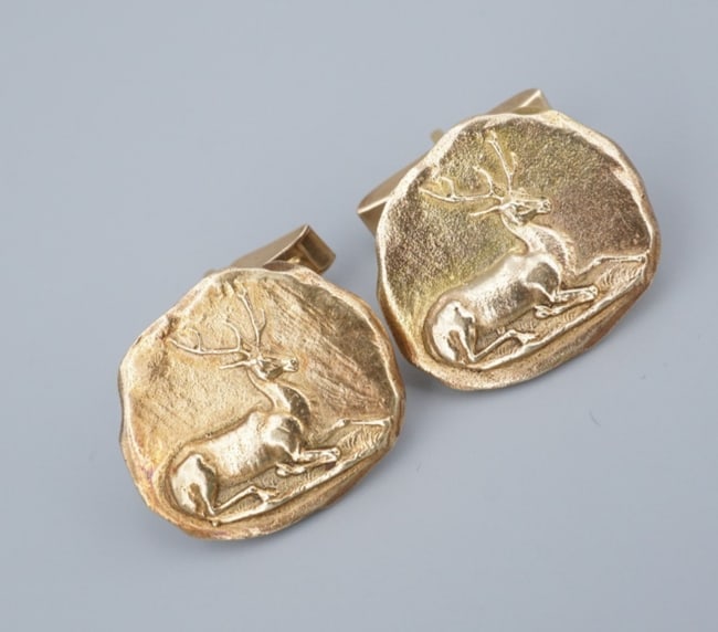 James Avery 14k Resting Stag Cufflinks Mens Yellow Gold 0.9" Retired M2055: This rare pair of cufflinks from James Avery feature a raised, resting stag motif atop a round 14k yellow gold mount. A retired design, perfect for any James Avery collector! Metal Type: 14k Yellow Go