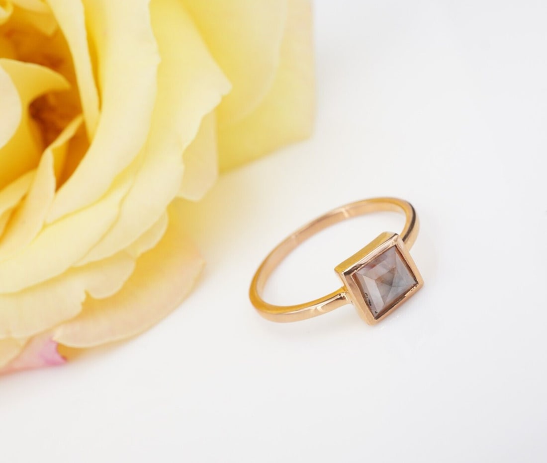 14k Rose Gold .90ct Natural Salt and Pepper Diamond Ring Size 6.5 New: This unique modern ring features a salt and pepper square cut diamond, bezel-set in solid 14k rose gold with a bright polish finish. An alluring color contrast, on-trend, dainty modern ring. Metal Typ