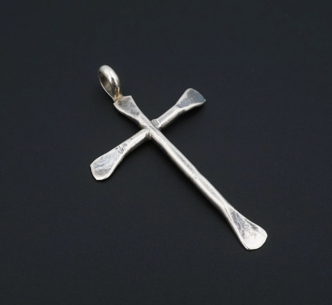 Vtg Navajo Rustic Cross Pendant Sterling Silver 1.9" Signed D/L Garcia PS2354: This handcrafted D/L Garcia Navajo pendant features a rustic cross design crafted in solid sterling silver. A beautiful show of faith to carry with you always! Metal Type: Sterling Silver Notable Mark