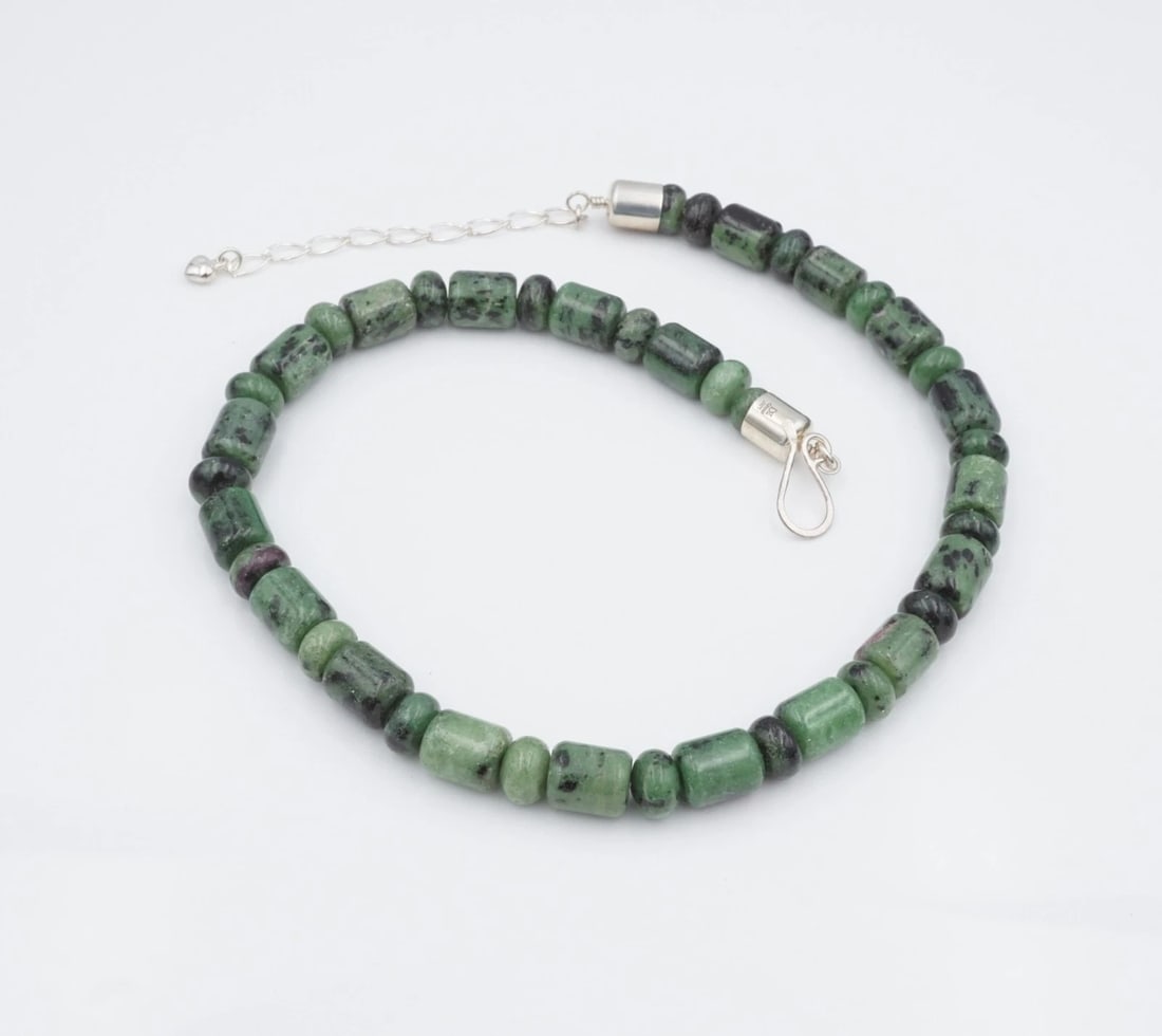 Jay King DTR Nephrite Spinach Jade Bead Necklace 18-20" Mine Finds w/Box NS2447: This beautiful necklace from Mine Finds by Jay King features a strand of rondelle and barrel spinach jade beads with a sterling silver hook clasp. Wear it by itself or layered with others, this gorgeo