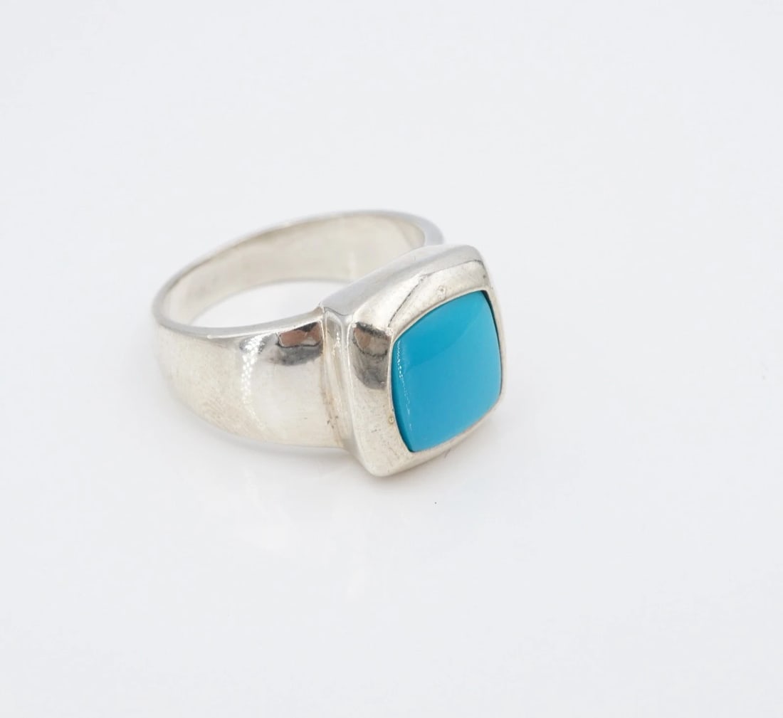 Carolyn Pollack Turquoise Statement Ring Sterling Silver Size 7 Relios RS3996: This beautiful ring from designer Carolyn Pollack for Relios features a blue turquoise cabochon set in a square shaped bezel atop a tapered band, all crafted in solid sterling silver. This sweet desig