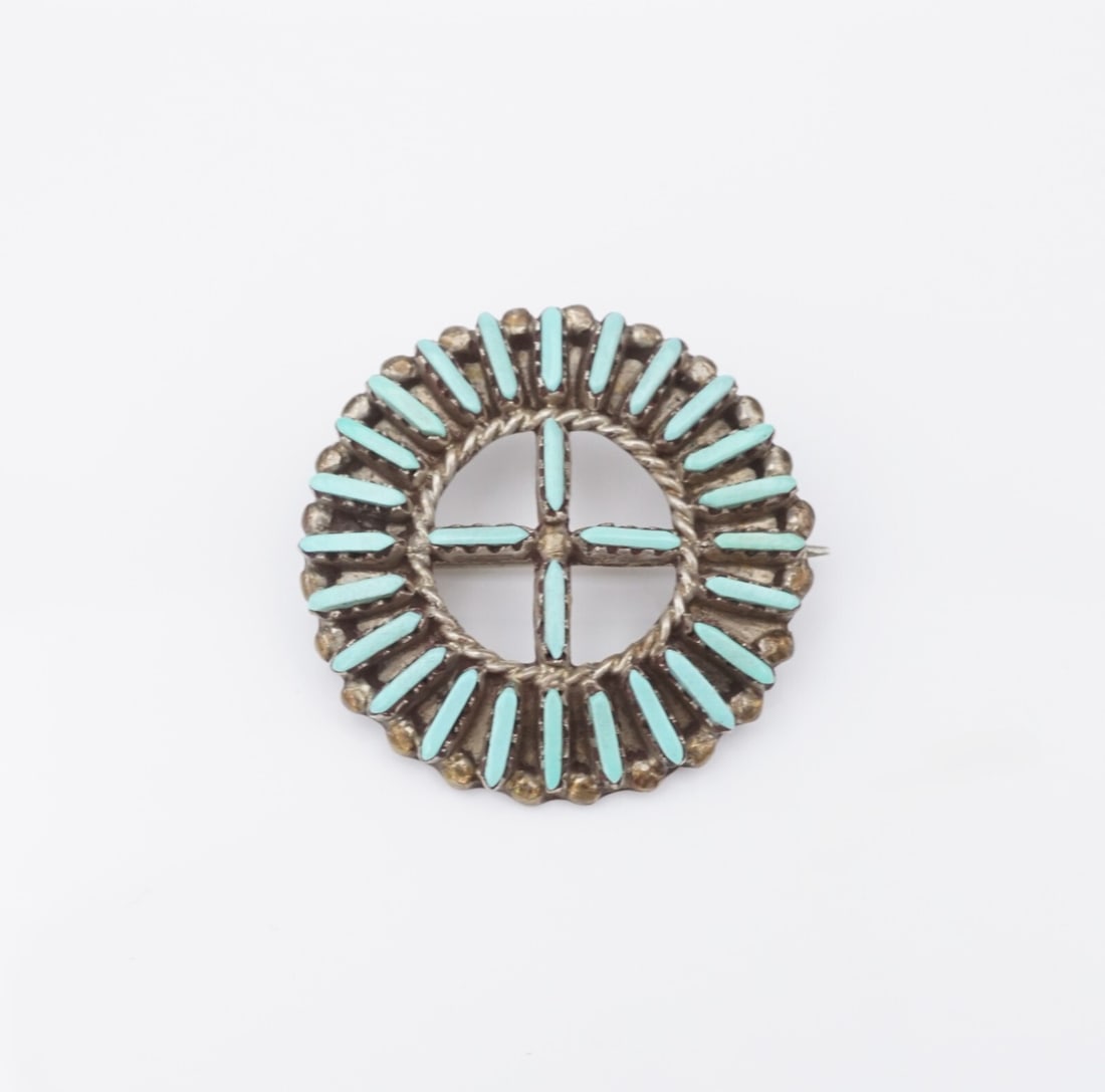 Vintage Zuni Turquoise Pendant Brooch Sterling Silver Needlepoint 1?? OS659: This beautiful pendant is crafted with turquoise set in traditional needlepoint style in -solid sterling silver. This piece can be worn as a pendant or a brooch adding to its versatility. The entire p