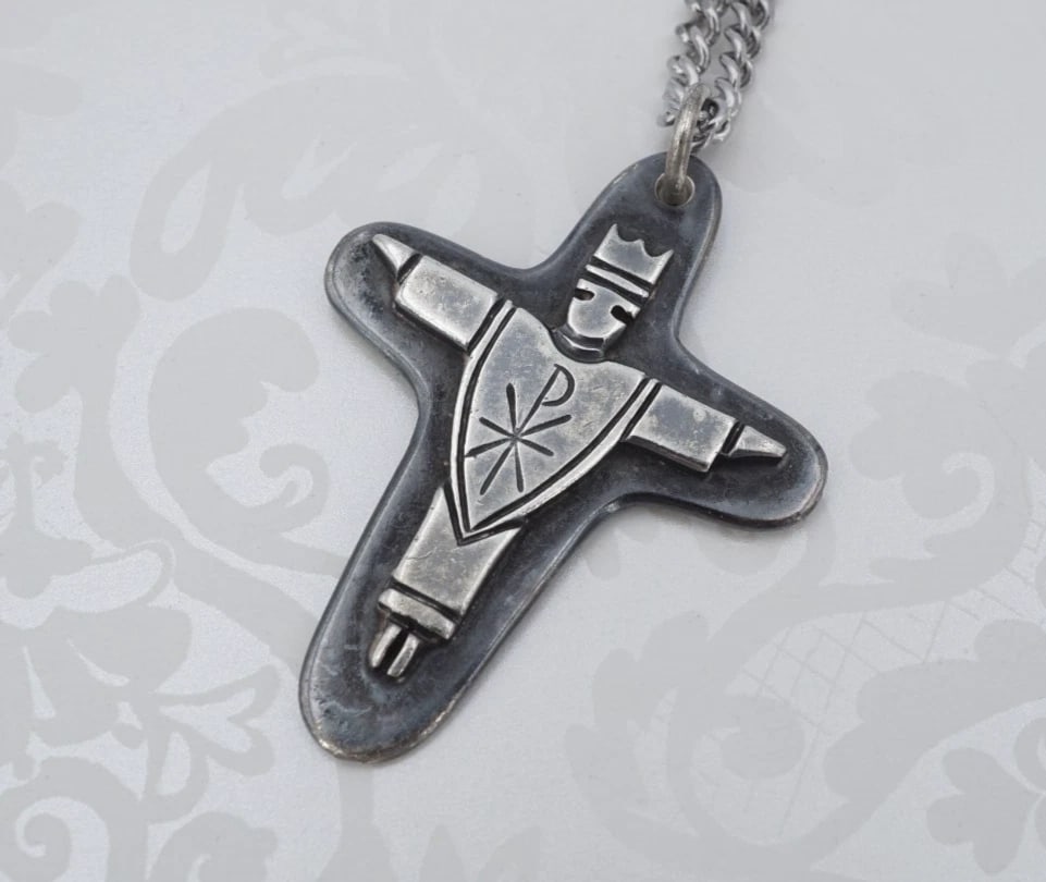 James Avery Christogram Necklace Pendant Sterling Silver 26" Large Rare NS2330: This necklace from James Avery features a unique Christ pendant suspended from a sturdy curb chain crafted from solid sterling silver. This iconic Christus Rex design - a crowned Christ figure with ou
