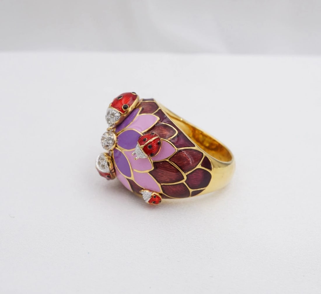 Vintage Enamel Lady Bug Flower Dome Ring Sterling Silver Vermeil Size 8 RS3857: This whimsical statement ring crafted in sterling silver with a rich gold vermeil finish, features a dramatic domed design covered in colorful enamel florals and red-and-black ladybugs. Shades of plum