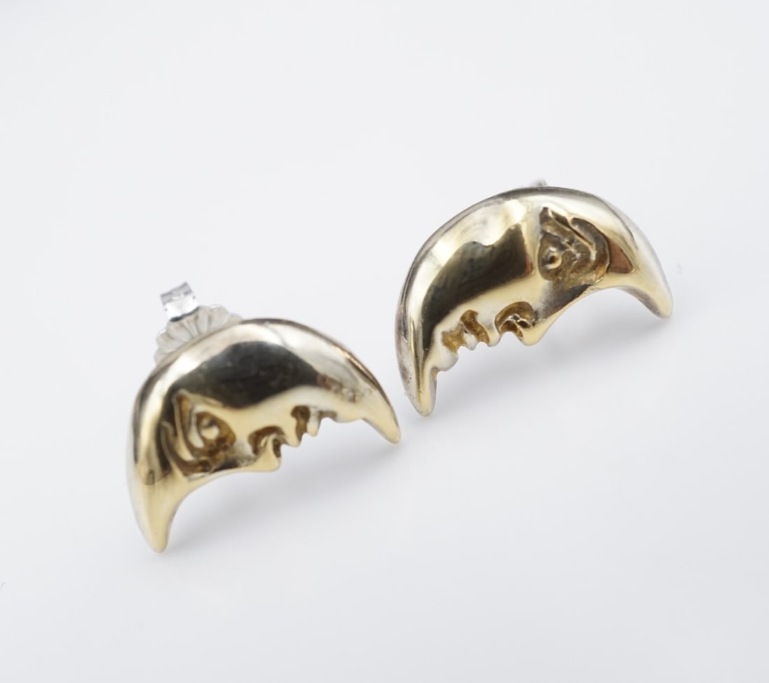 Sergio Bustamante Earrings Moon Face Stud Sterling Silver 0.57" Mexico ES2619: These sterling silver stud earrings from designer Sergio Bustamante each feature a gold tone crescent moon design with a detailed face. Earrings fasten securely with butterfly friction backs. Metal Ty