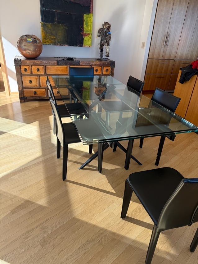 Contemporary Roche  Extendable Glass Dinning Room Table (1 of 2)