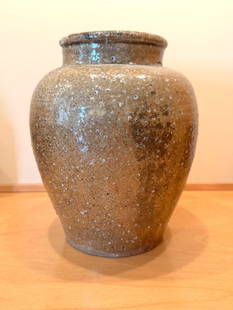 Antique Shigaraki EarthenWare small jar Meiji Period Speckled Art Pottery Vase defect on lip: Antique Shigaraki Ware small jar Meiji Period Speckled Art Pottery Vase defect on lip. 7 X 9 inch-5lb. Fine Feldspare
