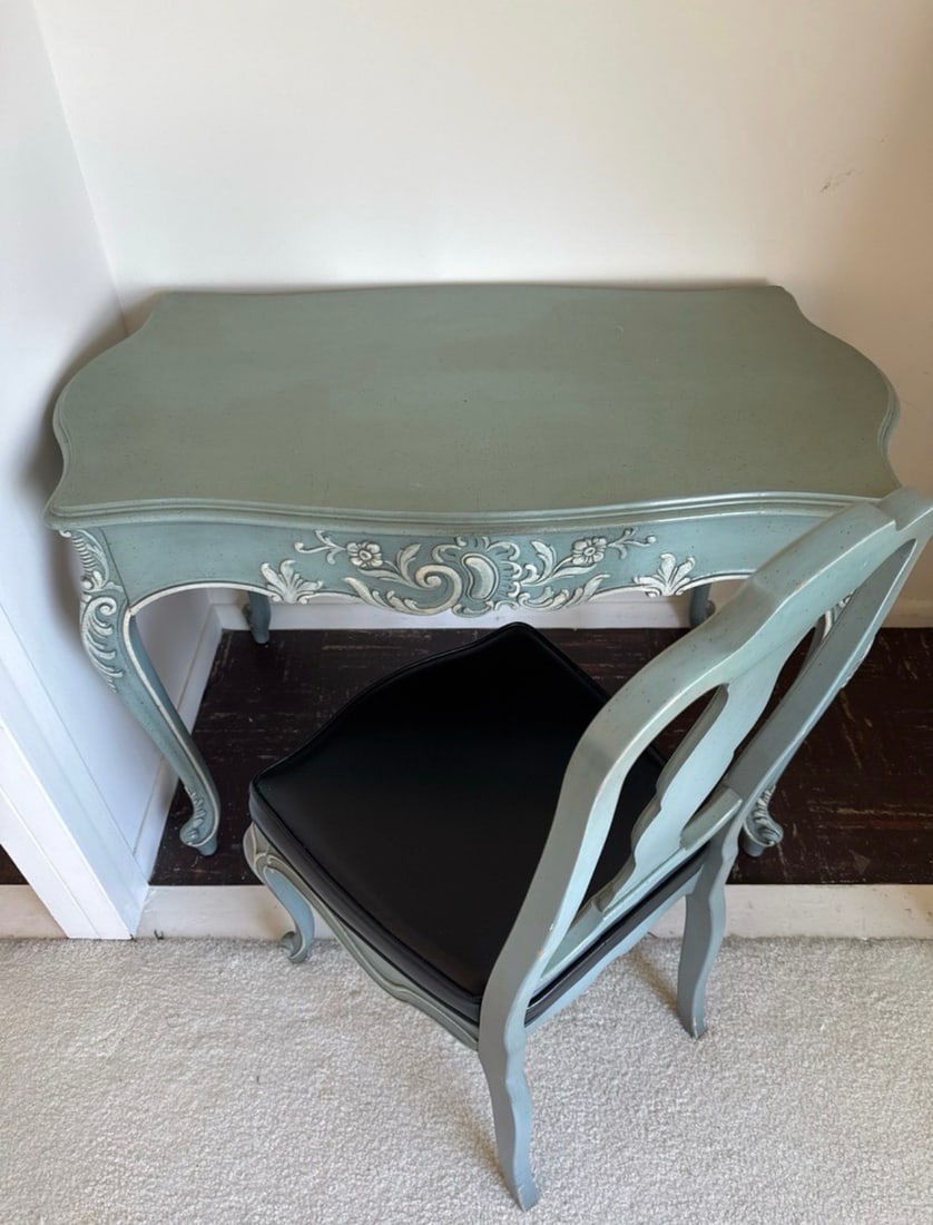 Commonwealth of Pennsylvania French Provincial Blue Desk/Chair (1 of 3)