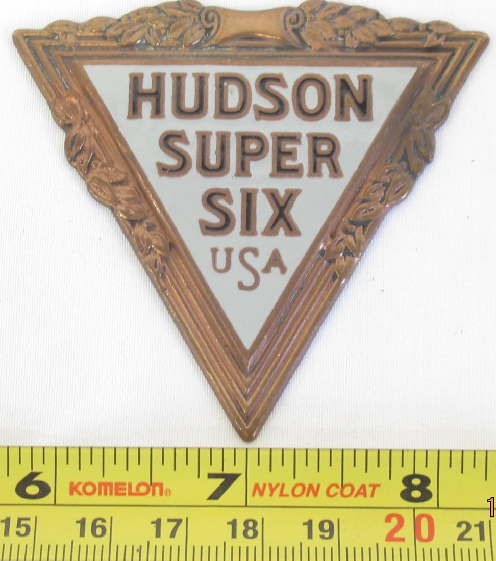 HUDSON SUPER SIX RADIATOR EMBLEM ORIGINAL (1 of 2)