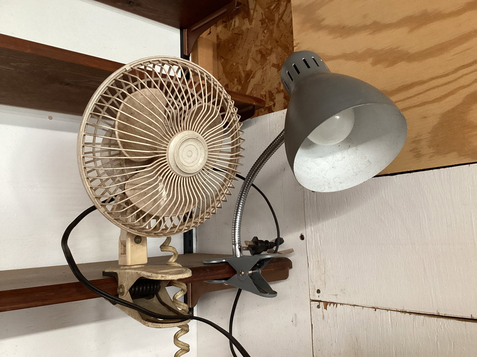 Clamp On Fan and Work Light: power on, shipping not available for this lot
