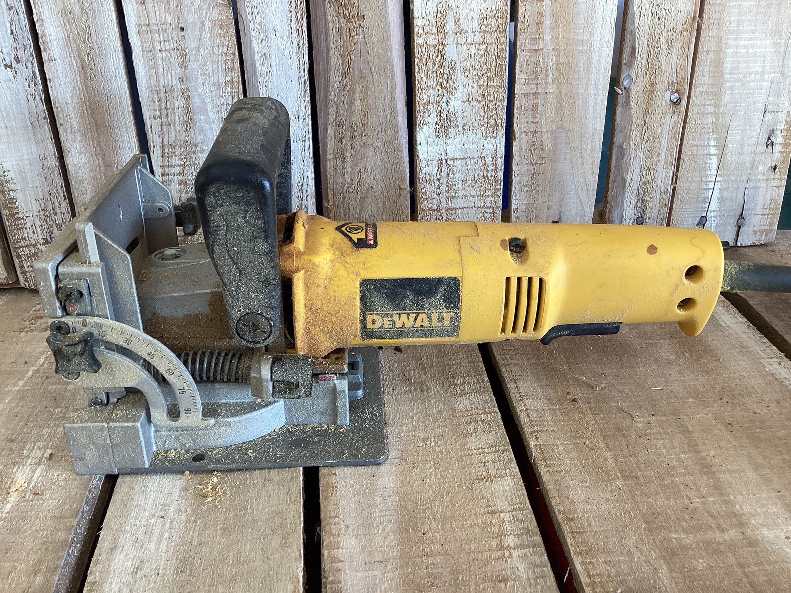 DeWalt DW682 Plate Joiner (1 of 6)