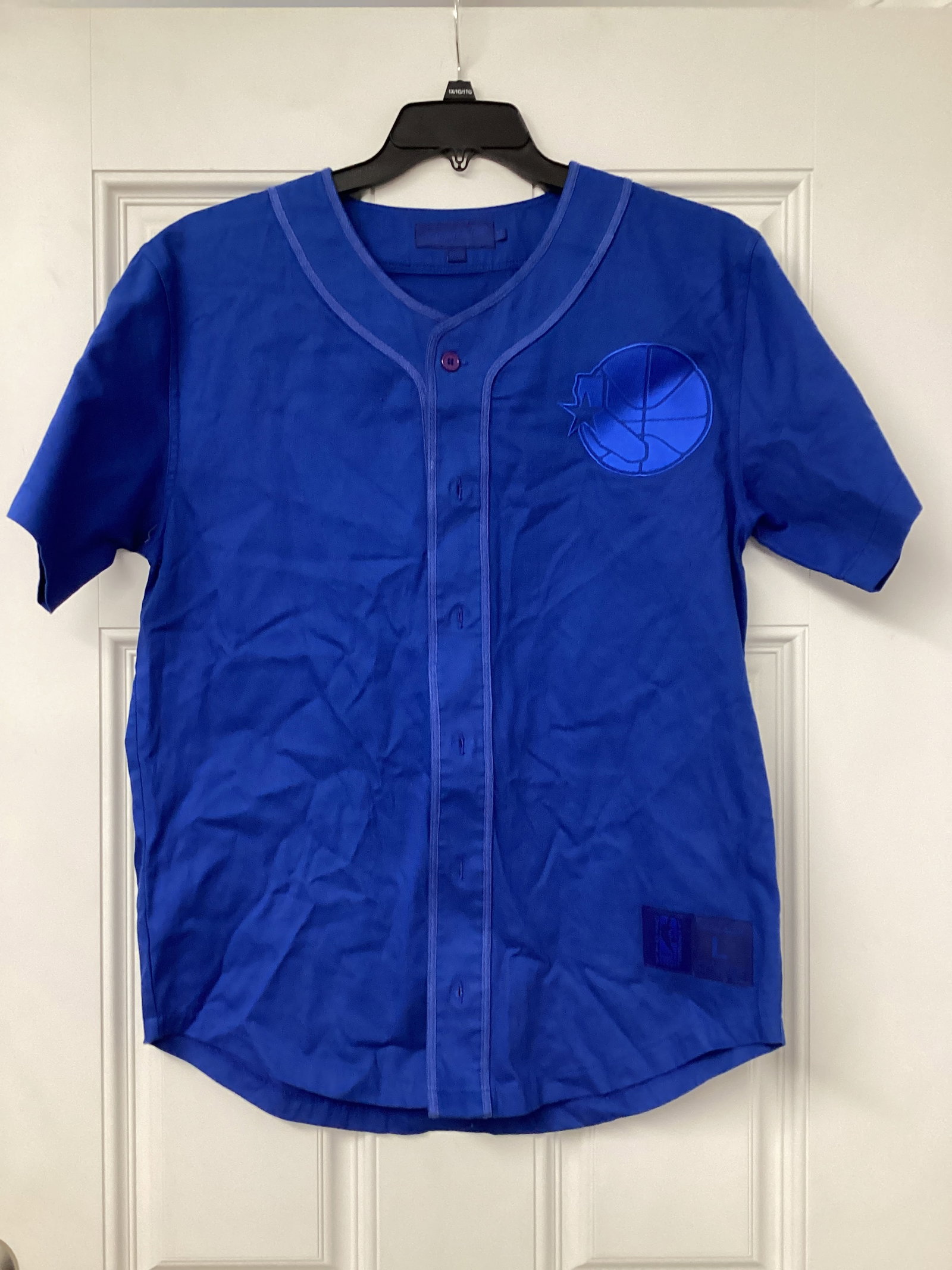 Mitchell & Ness Basketball Jersey Style Shirt: marked large and x-large