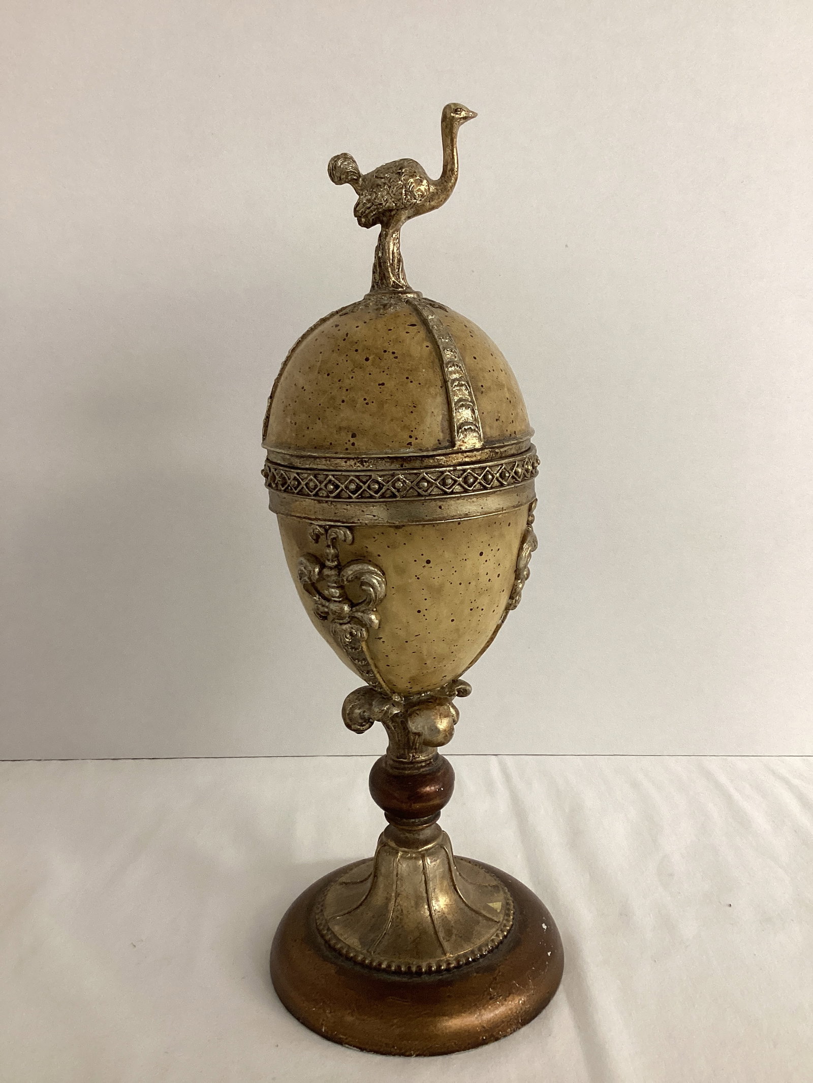 Ostrich Egg Pedestal Hinged Box: missing screw for hinge, 13 3/4"