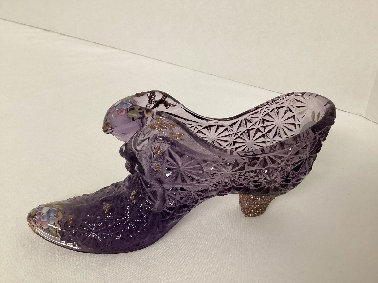 Fenton Pale Purple Hand Painted Daisy and Button Cat Slipper (1 of 7)