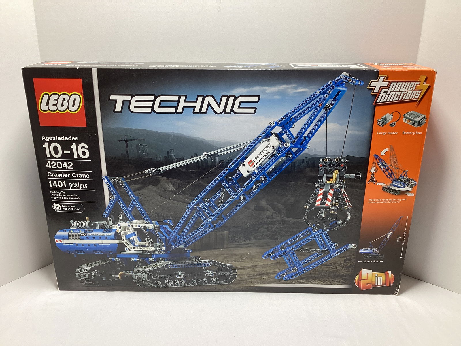 LEGO Technic 42042 Crawler Crane Building Set (1 of 8)