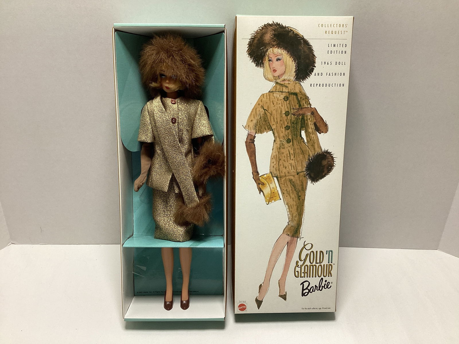 Gold 'n Glamour Barbie Doll: missing handbag, 2001 Mattel