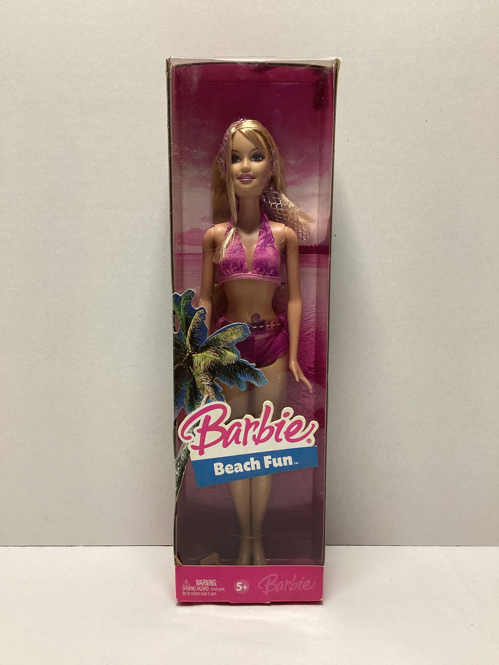 Beach Fun Barbie Doll (1 of 5)