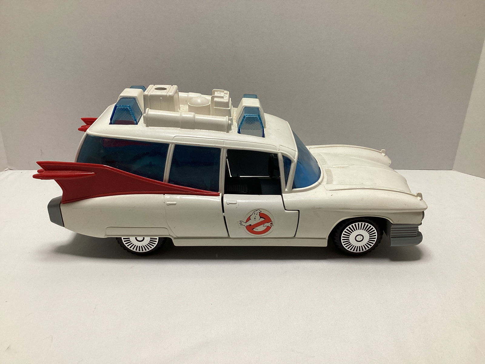 1984 Ghostbusters Ecto-1 Toy Car (1 of 6)