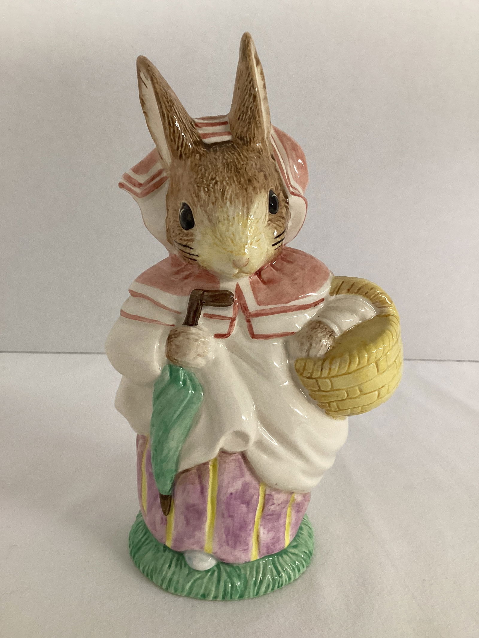Royal Albert Mrs. Rabbit Beatrix Potter Figurine (1 of 5)