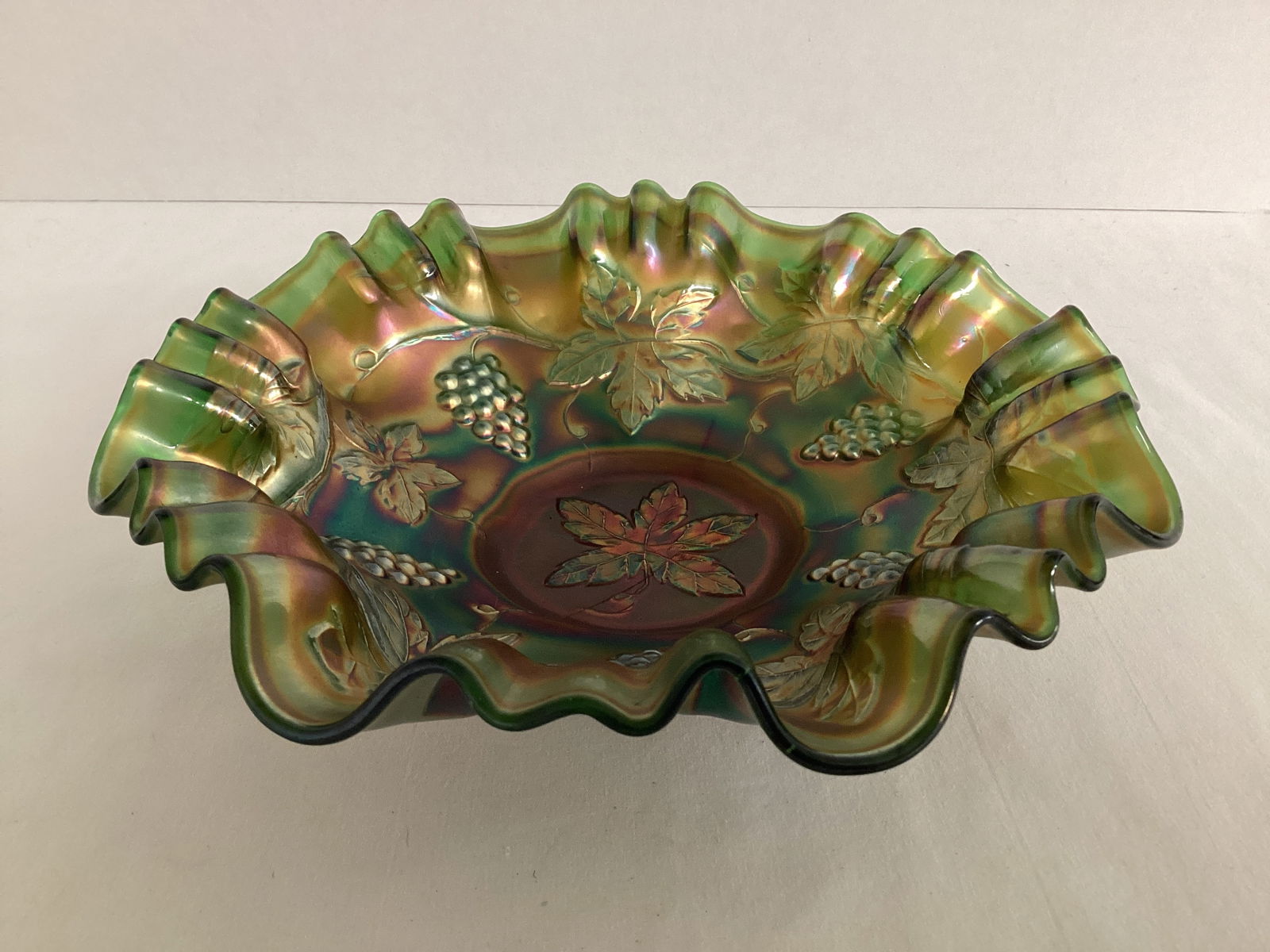 Grapes and Leaves Carnival Glass Ruffled Edge Bowl (1 of 8)
